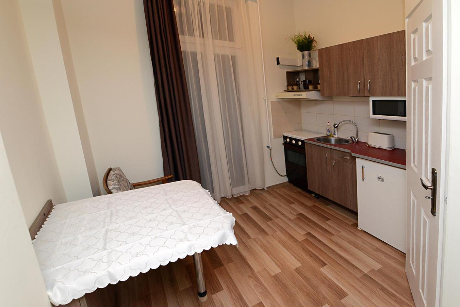 Centrum Apartman Pecs Ngoại thất bức ảnh