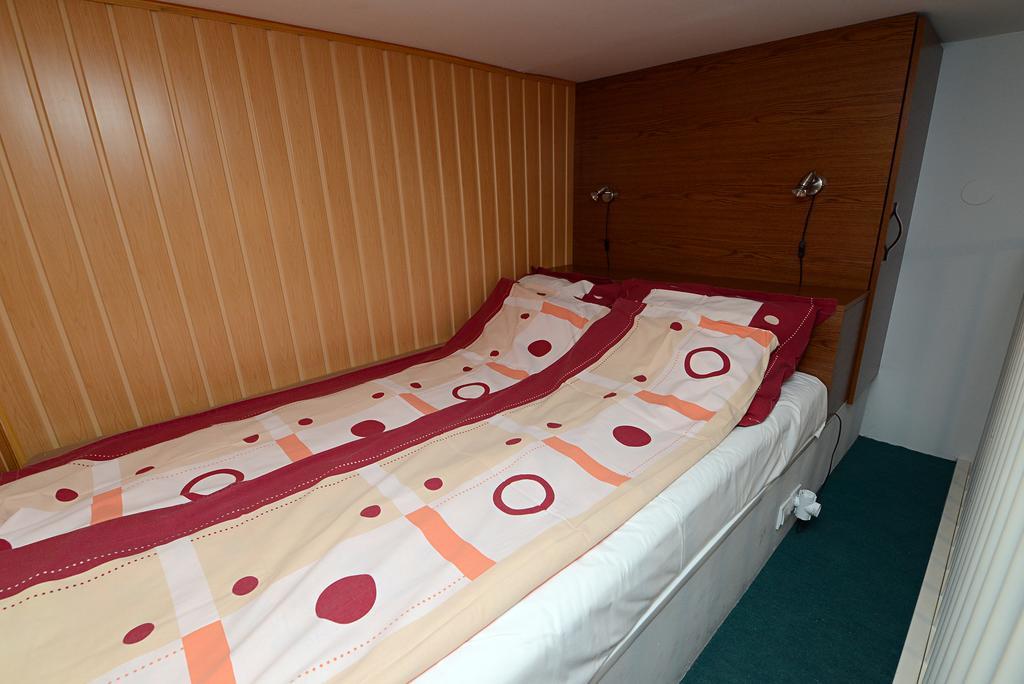 Centrum Apartman Pecs Ngoại thất bức ảnh