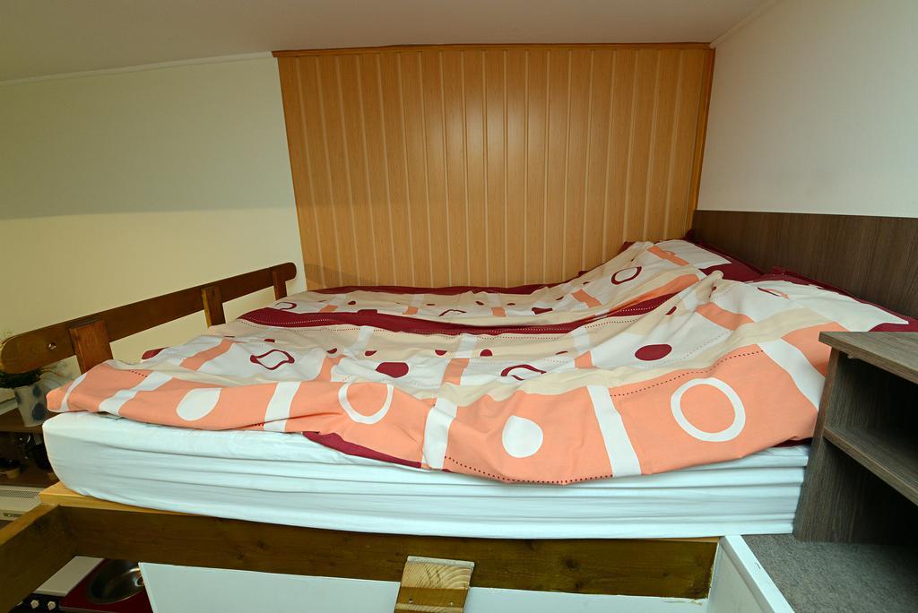 Centrum Apartman Pecs Ngoại thất bức ảnh